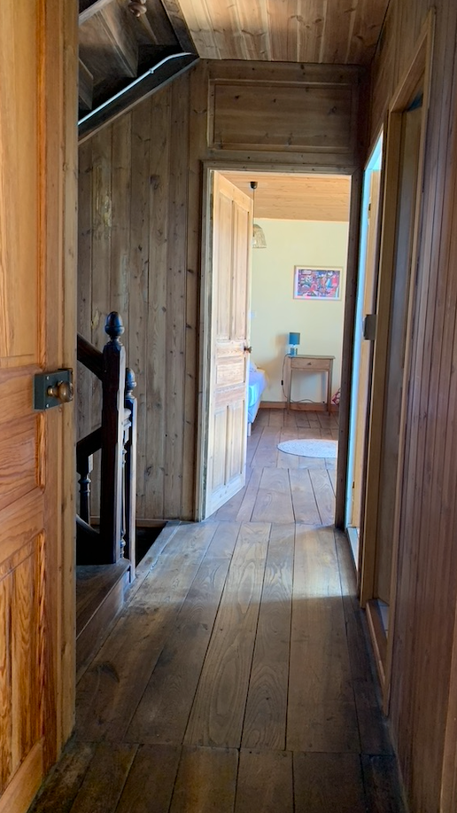 Les 2 chambres ne sont pas mitoyennes